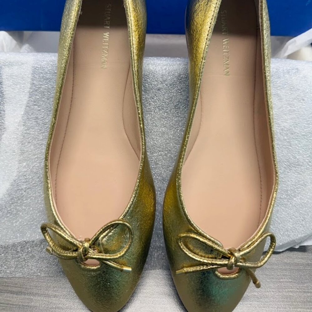 Charity Sale - NWT NIB Stuart Weitzman Gabby Gold Leather Flats with Box 6.5